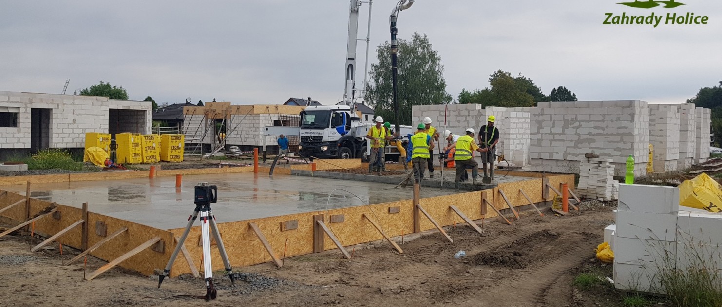 Stavba v Holici v plném proudu!